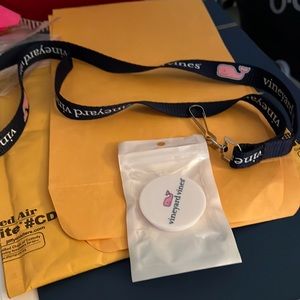 Vineyard vines pop socket and lanyard